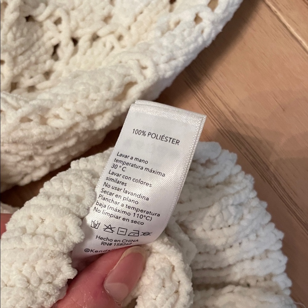 Kendall & Kylie Ivory Cable Knit Sweater - Picture 4 of 4